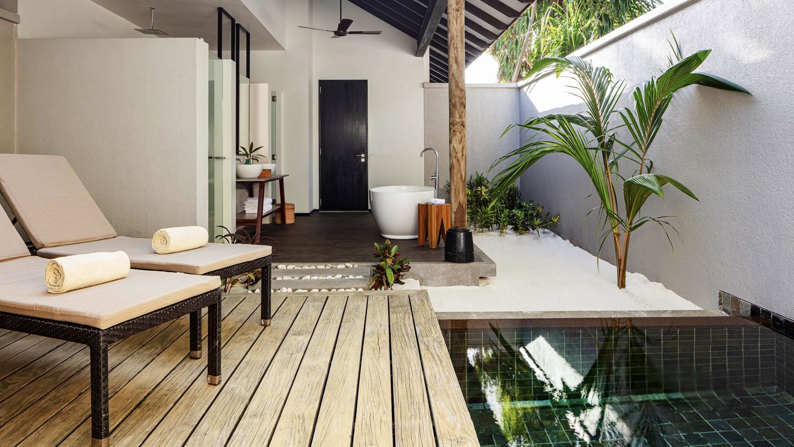 rooms-beach-villa-with-private-pool