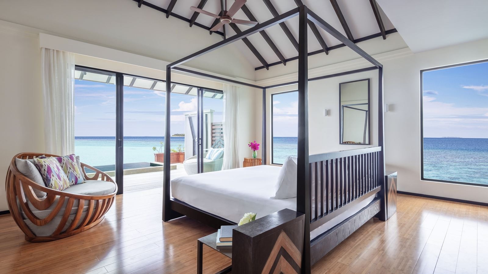 rooms-overwater-pool-suite