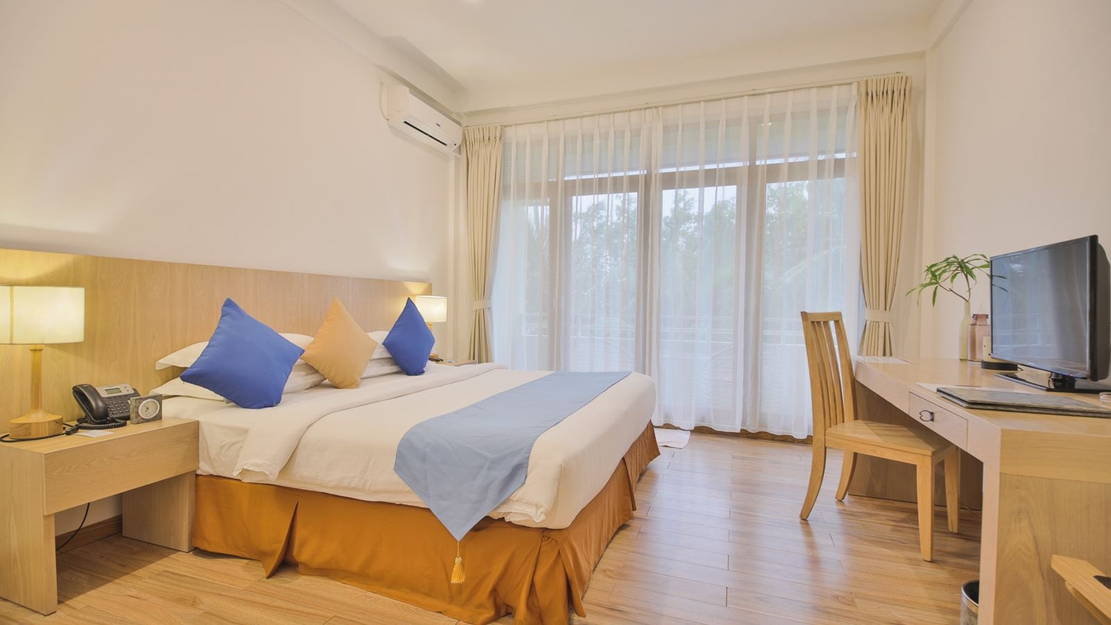 rooms-super-deluxe-room