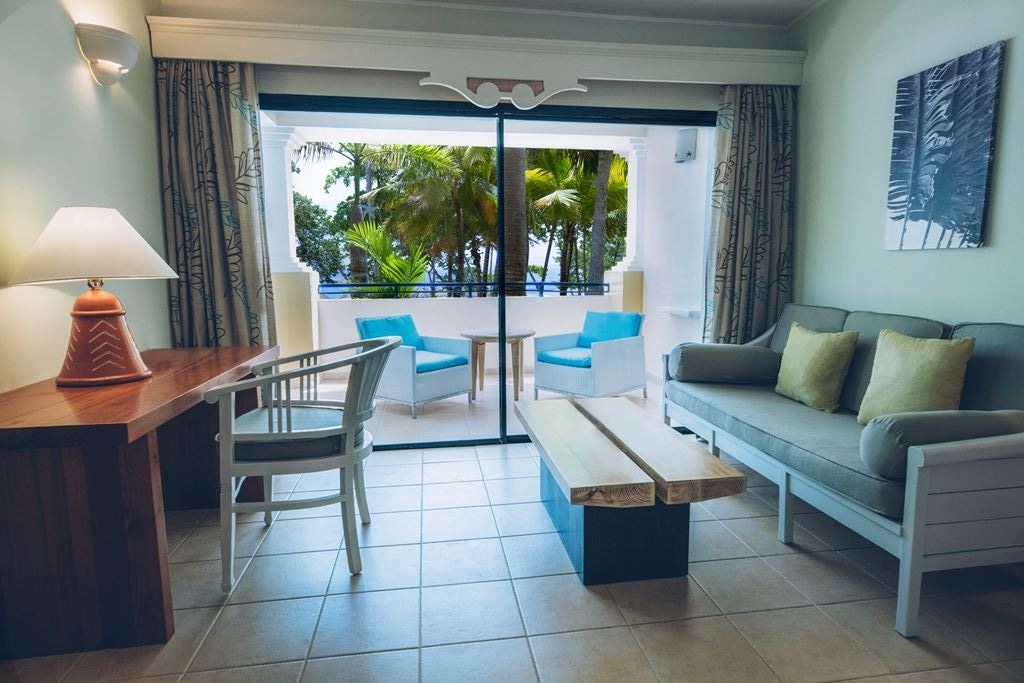 rooms-junior-suite-ocean-front