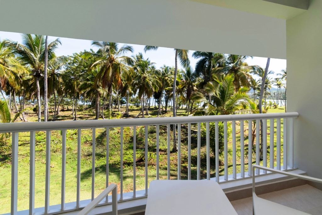 rooms-club-ocean-view-king-ug3