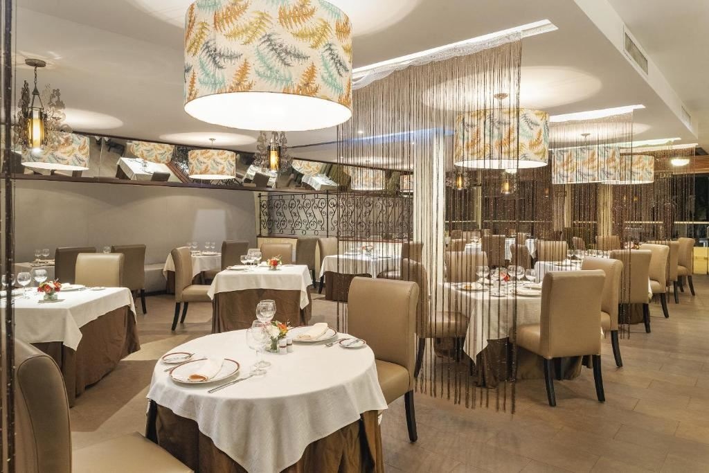 restaurants-restaurants