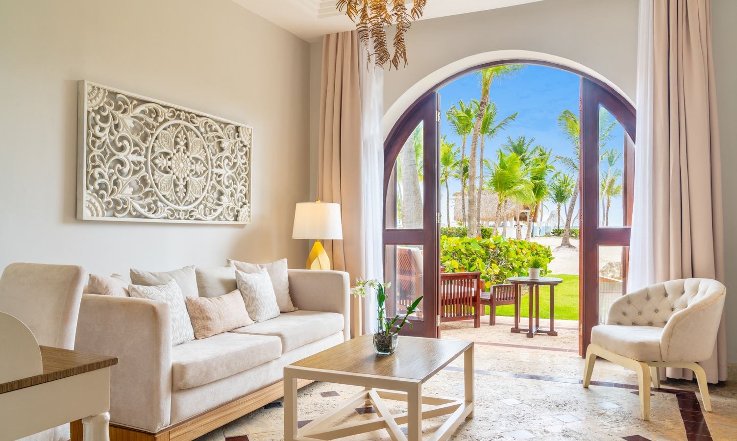 rooms-beach-front-junior-suite