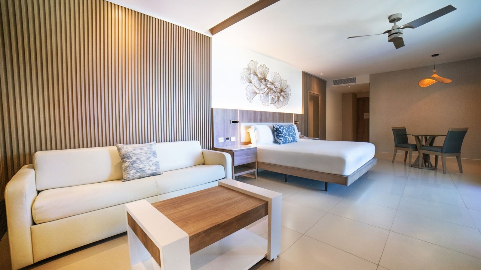 rooms-honeymoon-jacuzzi-suite-diamond-club