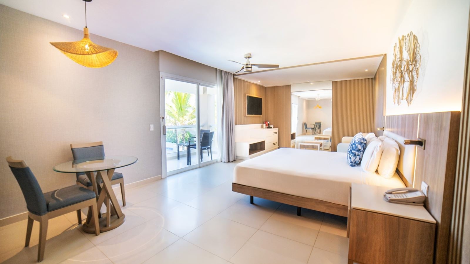 rooms-honeymoon-jacuzzi-suite-diamond-club