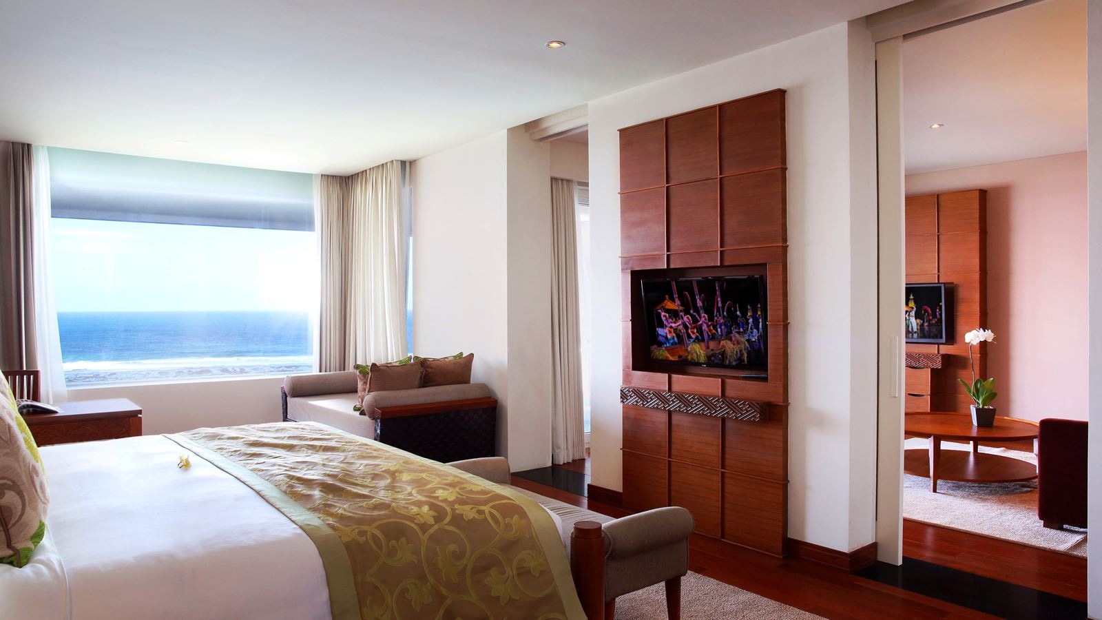 rooms-ocean-front-suite