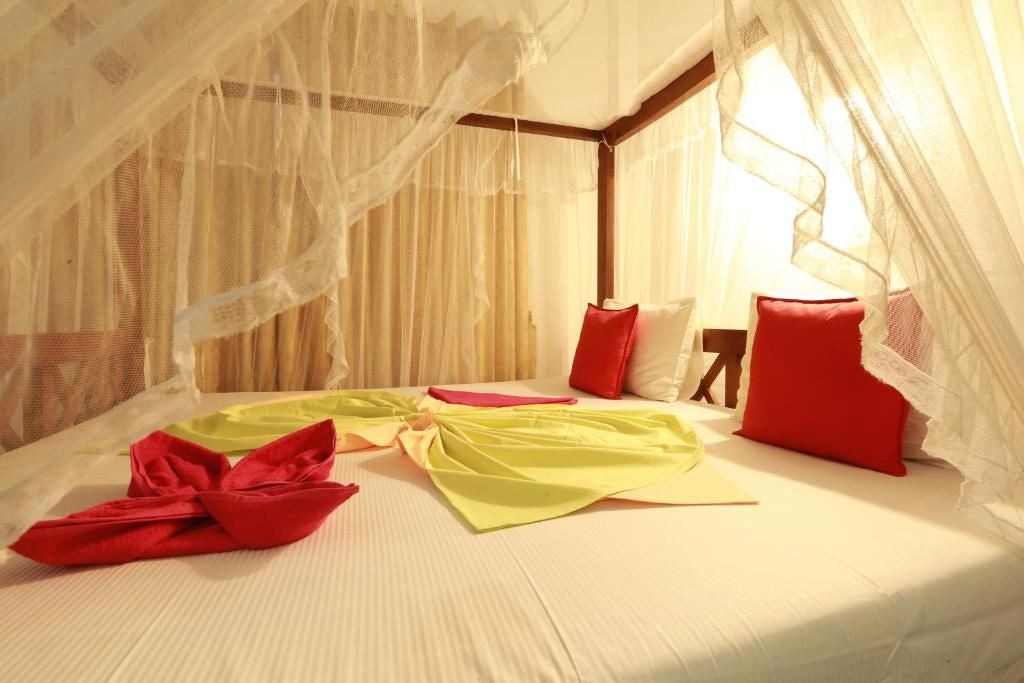 rooms-super-deluxe-triple-with-balcony