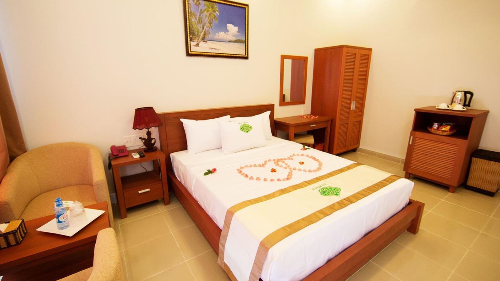 rooms-superior-pool-view