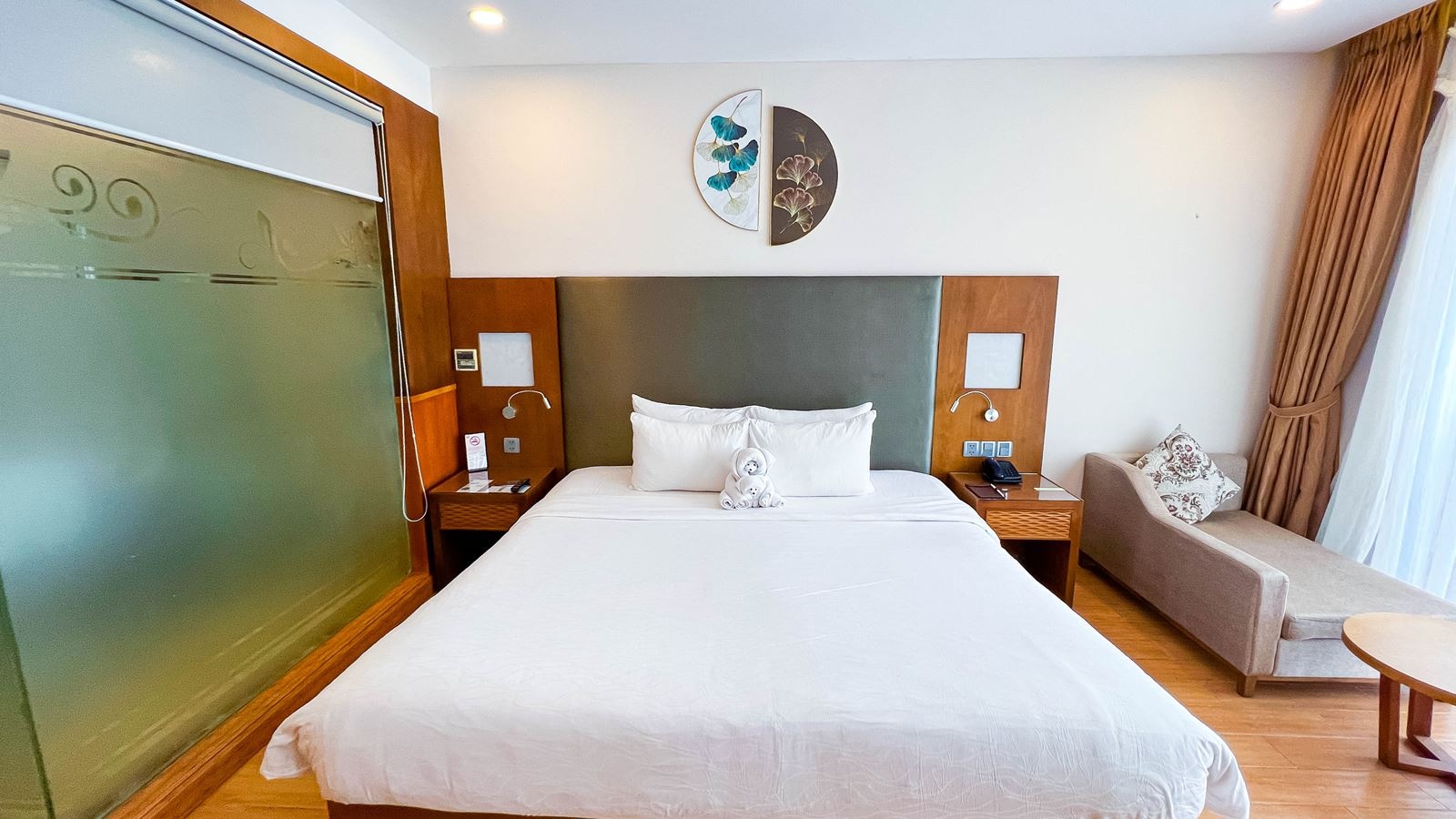 rooms-deluxe-room-partial-sea-view-with-balcony-child-without-extra-bed