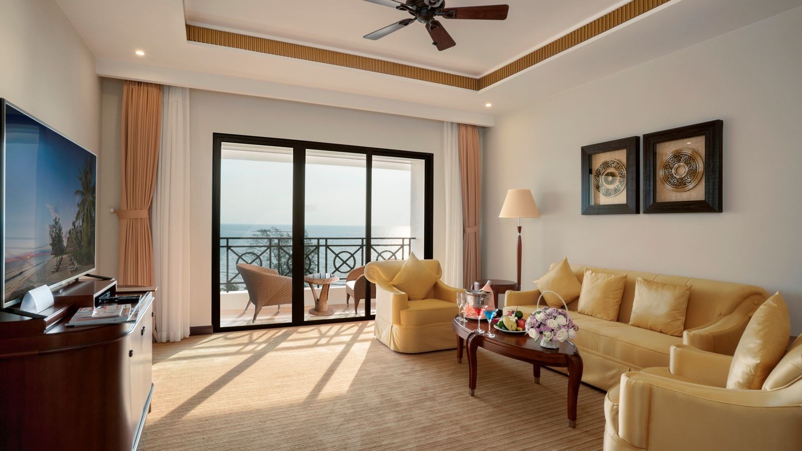 rooms-executive-suite-ocean-view