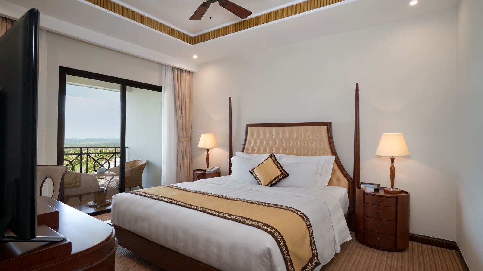 rooms-executive-suite-ocean-view