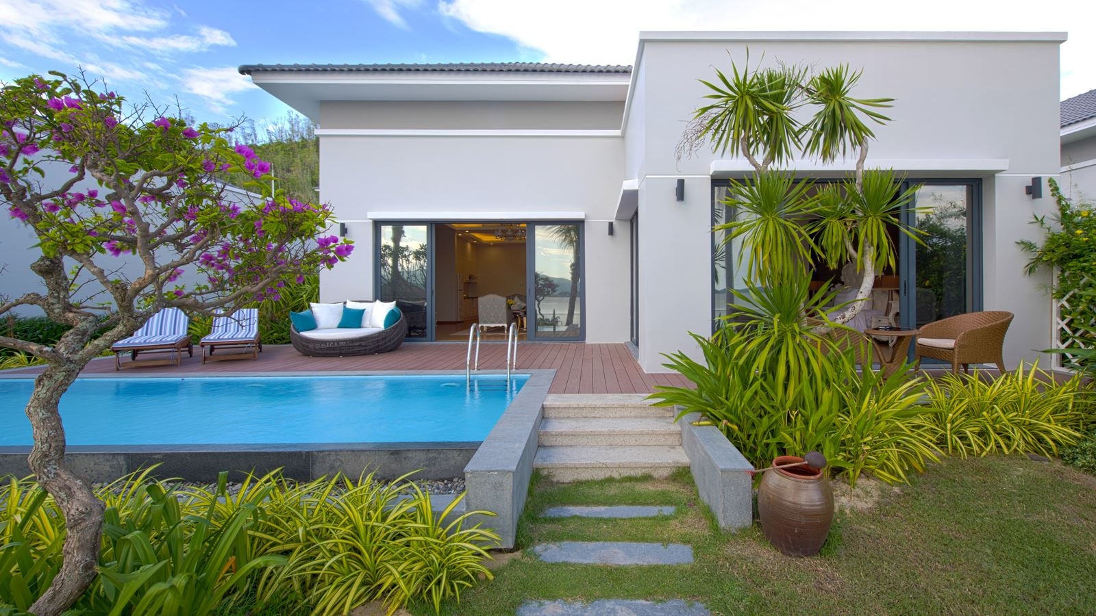 rooms-villa-3-bedroom-pool-view-no-extra-bed