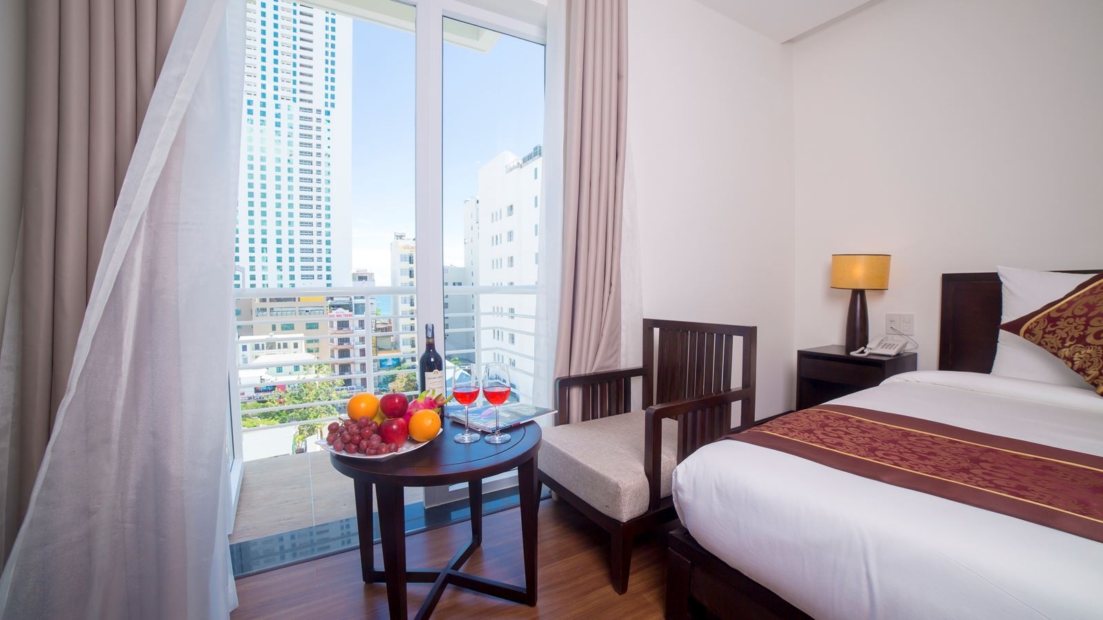 rooms-senior-deluxe-room