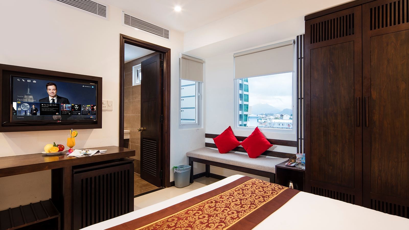 rooms-deluxe-city-view