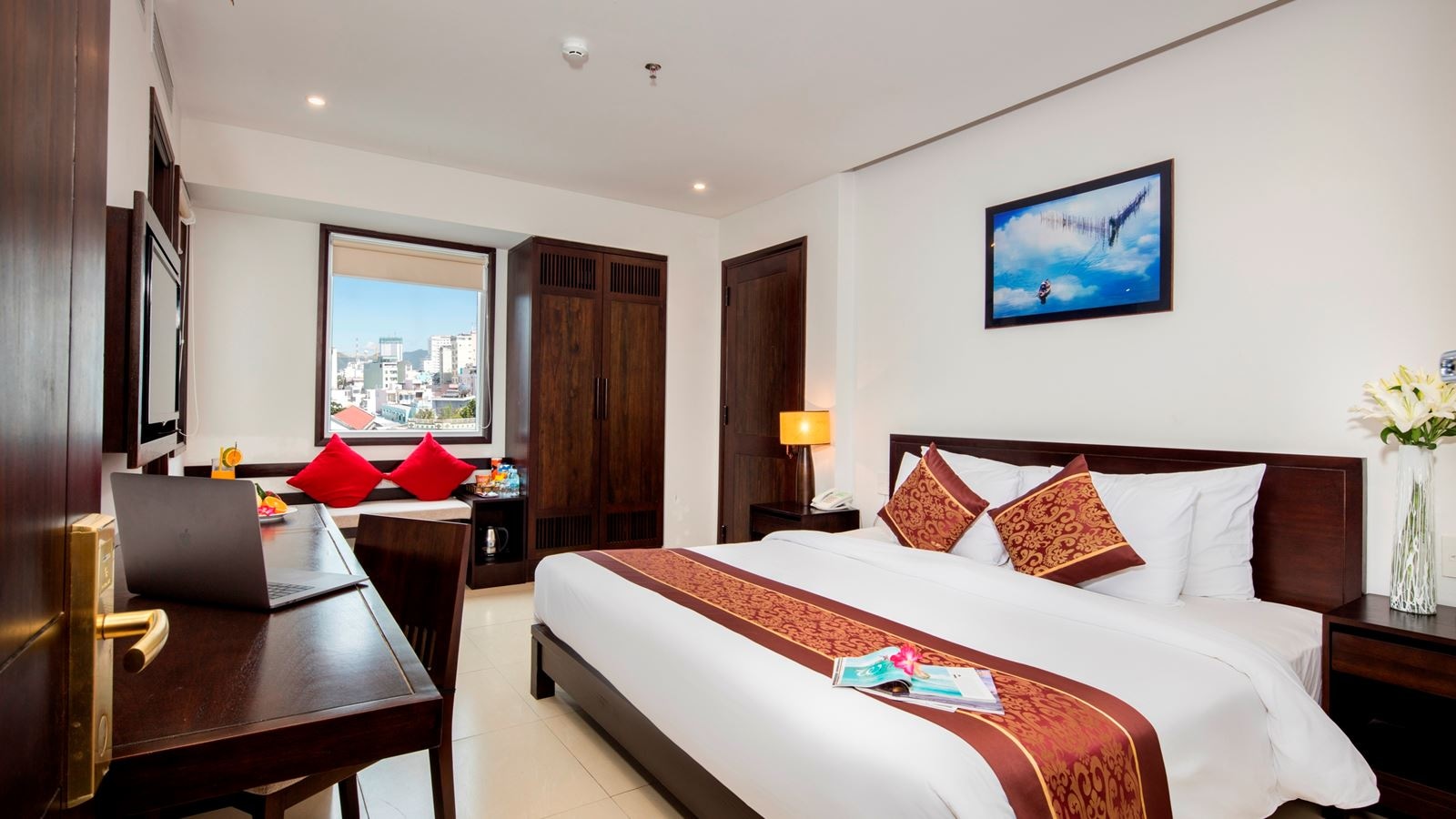 rooms-deluxe-city-view-child-without-extra-bed