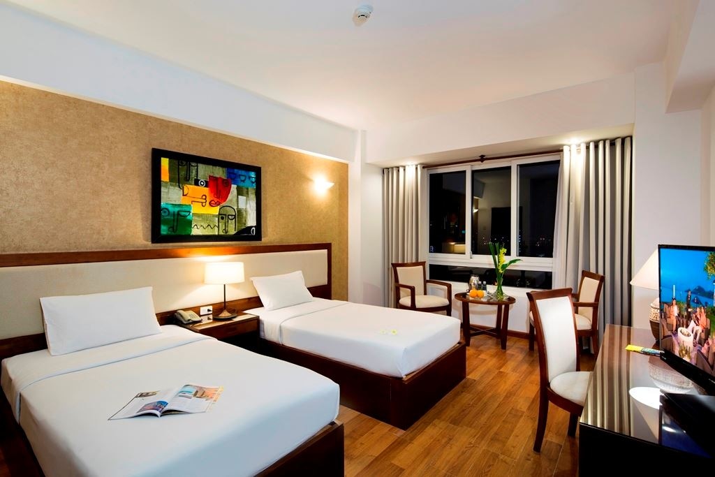 rooms-deluxe-city-view