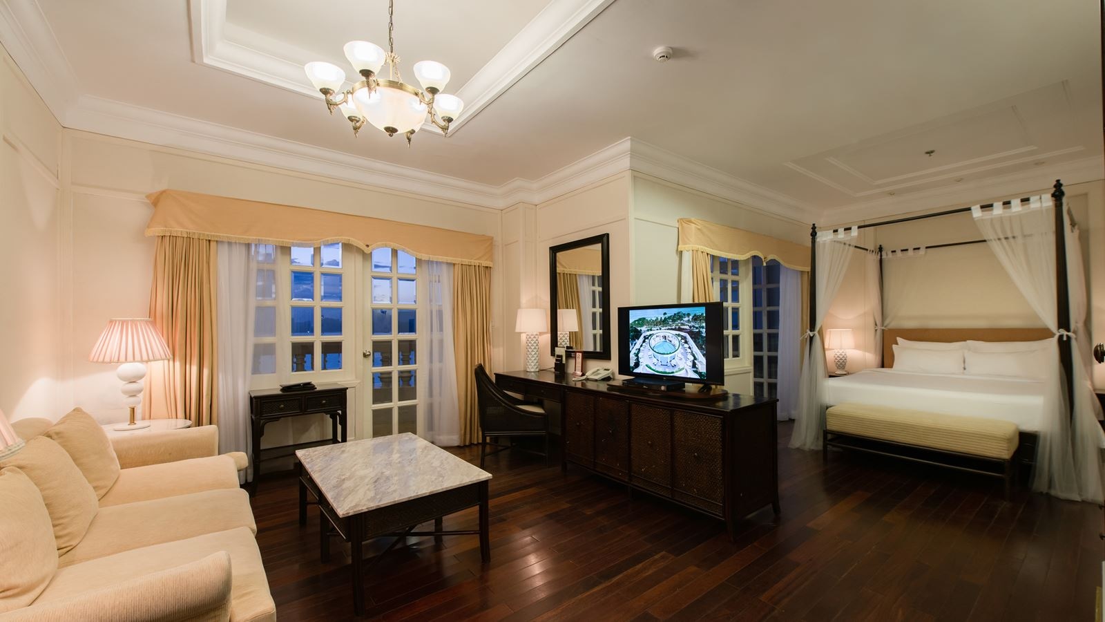 rooms-junior-suite-ocean-view-with-balcony