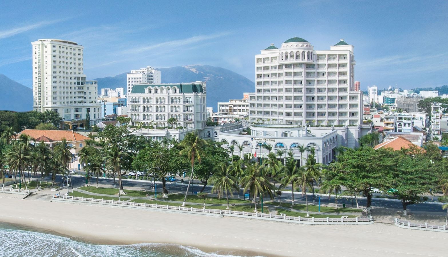 rooms-executive-suite-ocean-view-with-balcony