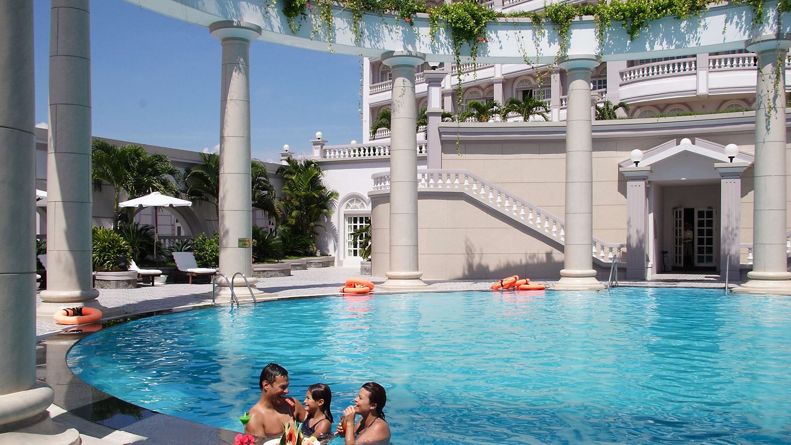 rooms-grand-deluxe-with-balcony-child-without-extra-bed