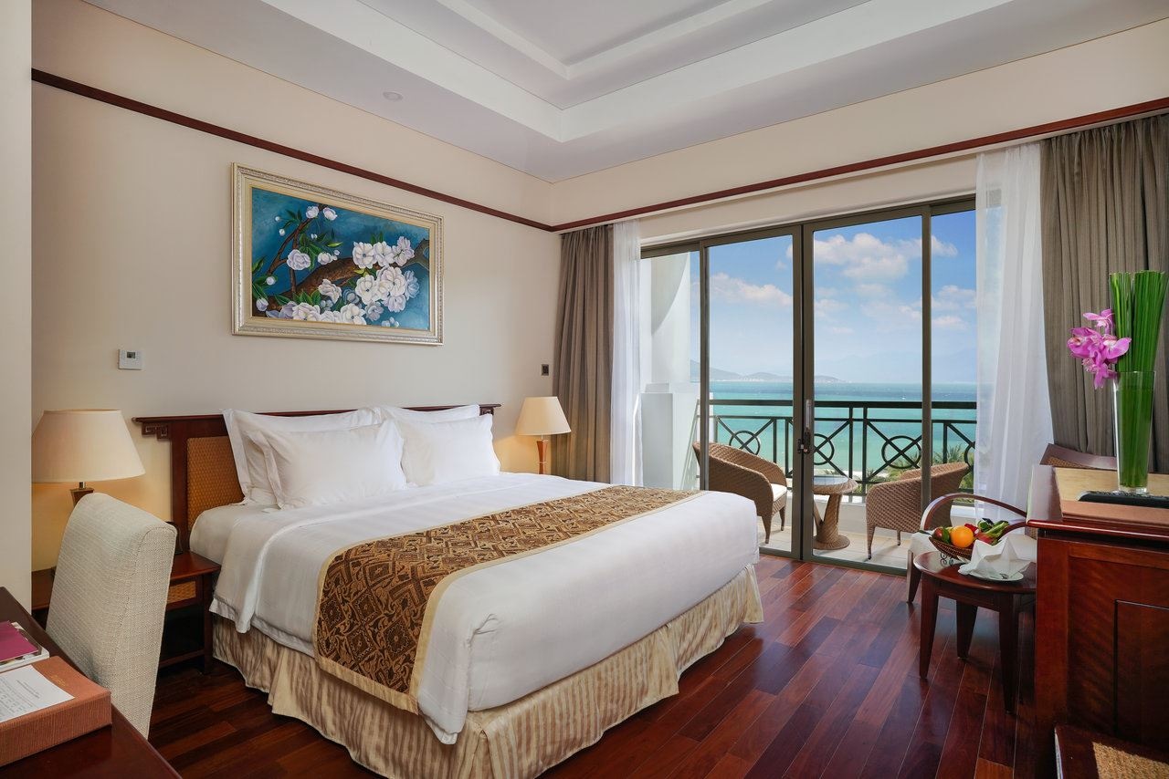 rooms-grand-deluxe-suite-ocean-view-child-without-extra-bed