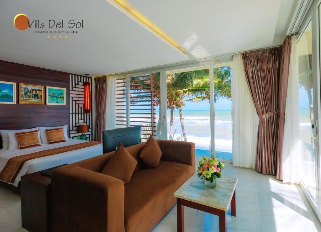 rooms-beach-front-suite-double-with-balcony