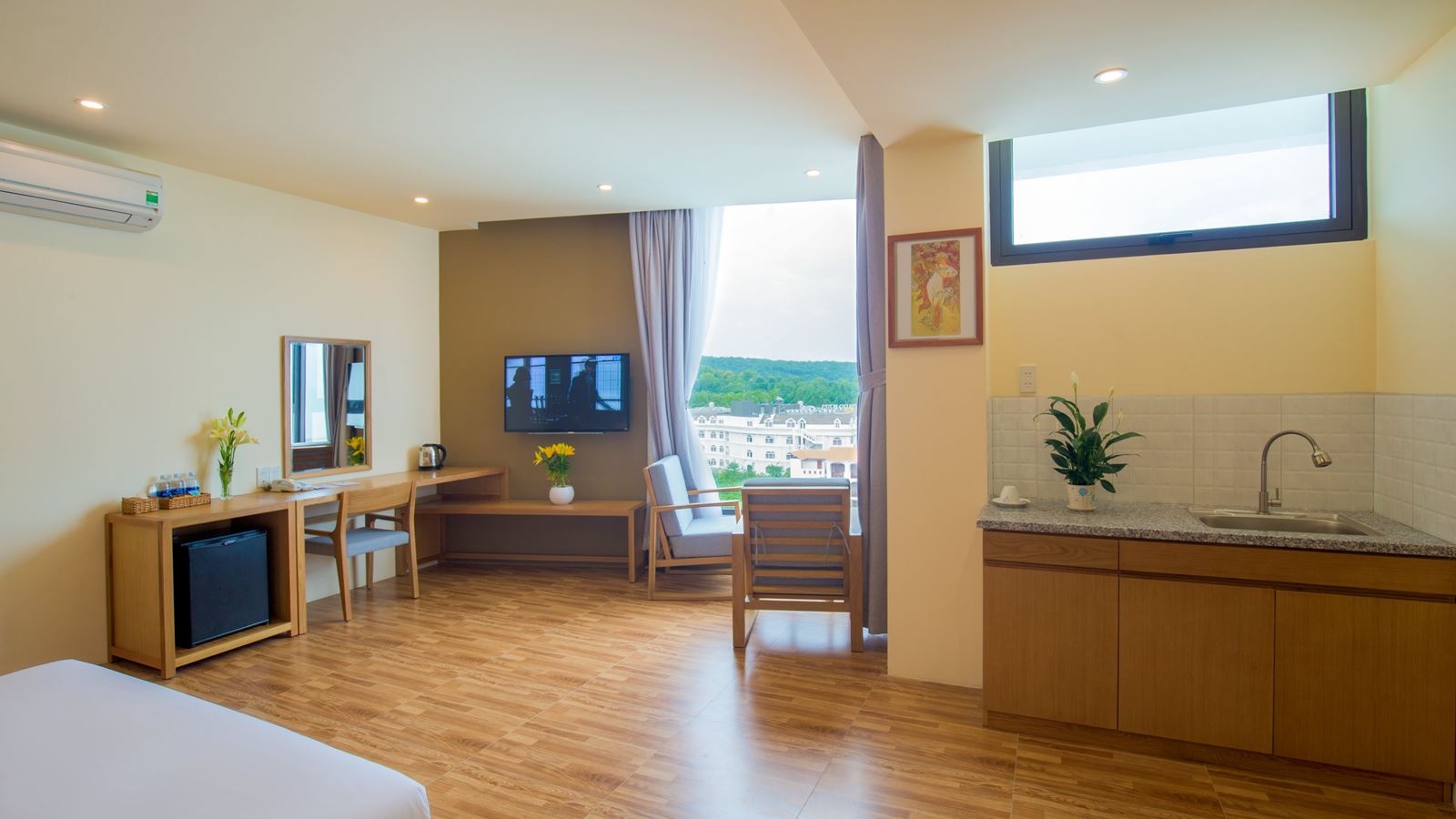 rooms-executive-triple-with-window