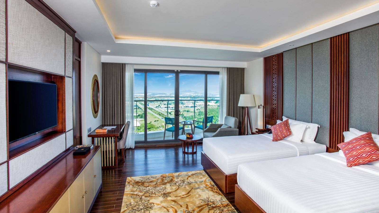 rooms-deluxe-sky-with-balcony