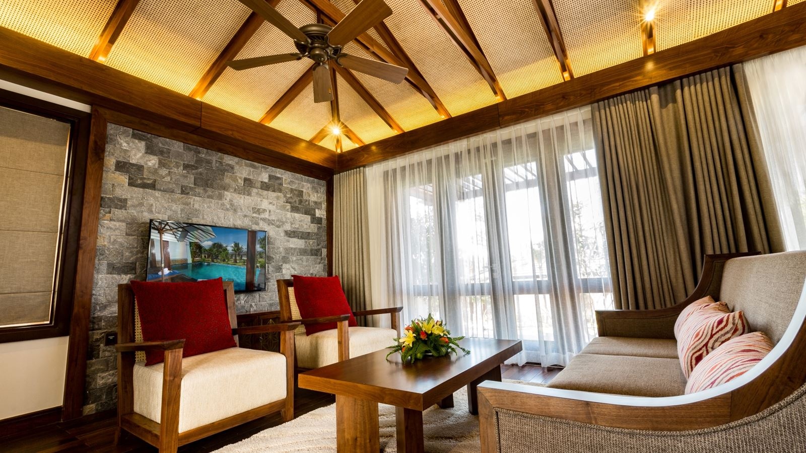 rooms-2bedroom-gardenlagoon-villa