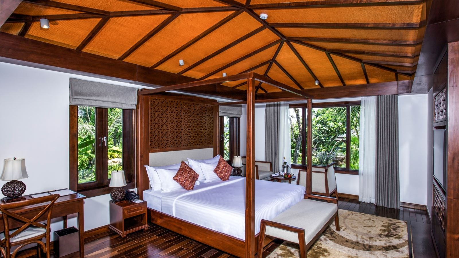 rooms-3bedroom-garden-villa