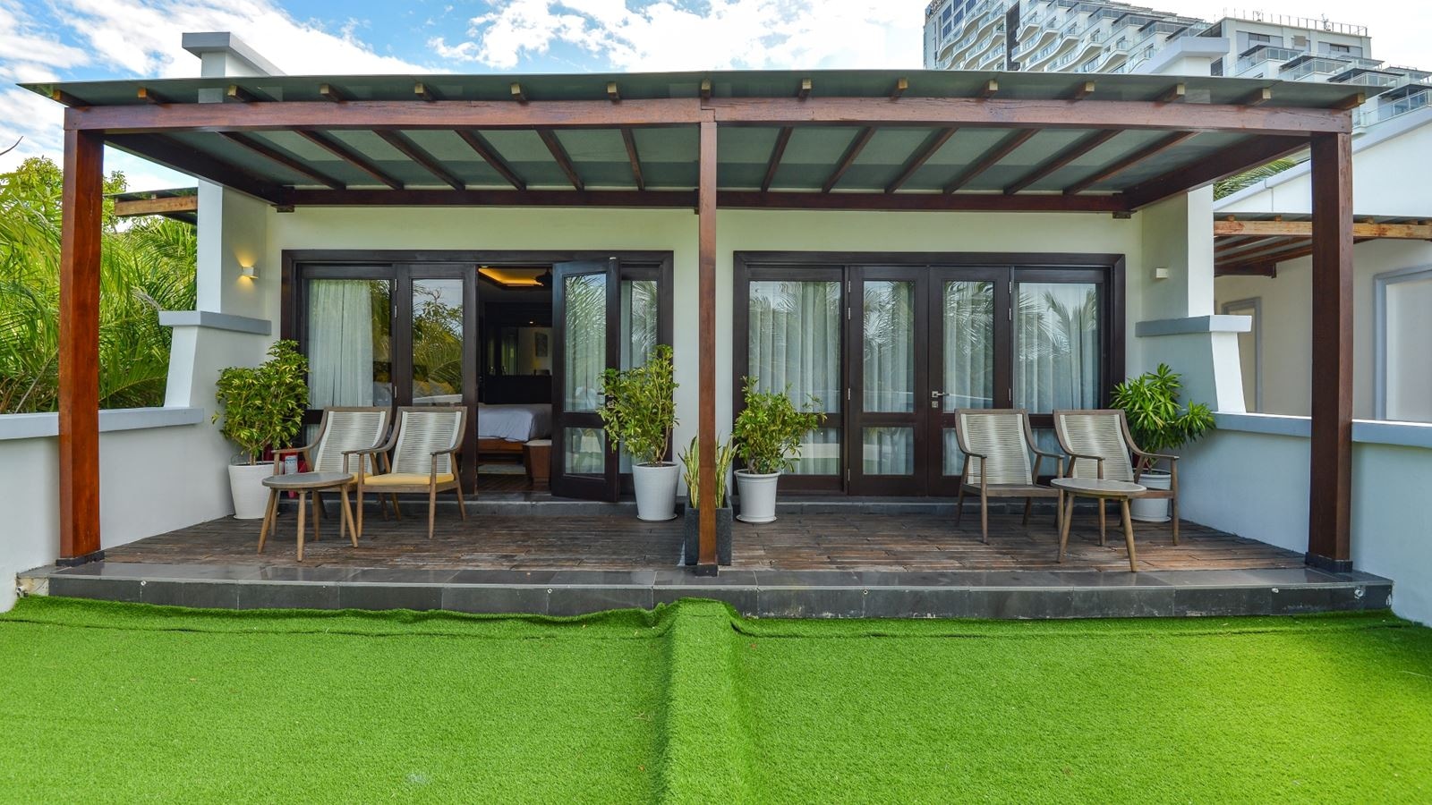 rooms-premium-with-balcony