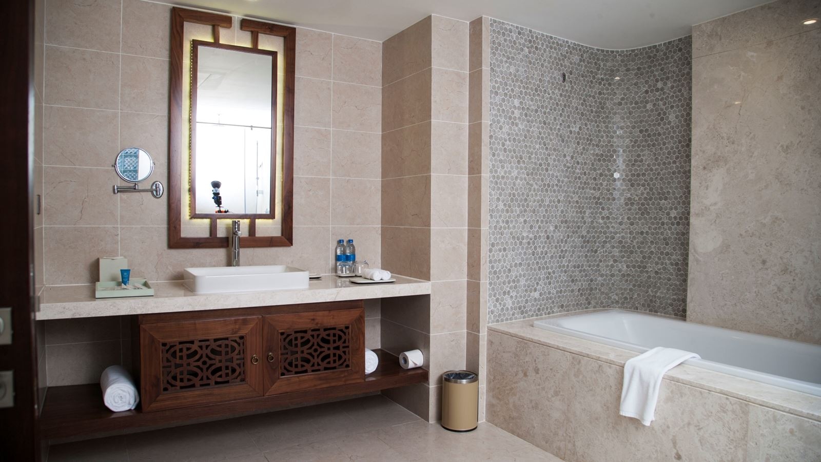 rooms-premium-with-balcony