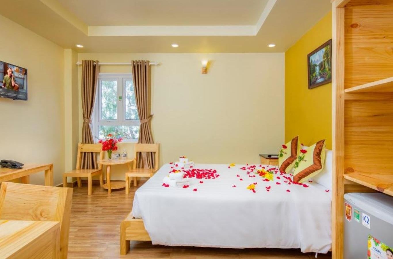 rooms-superior-double-mountain-view--city-view