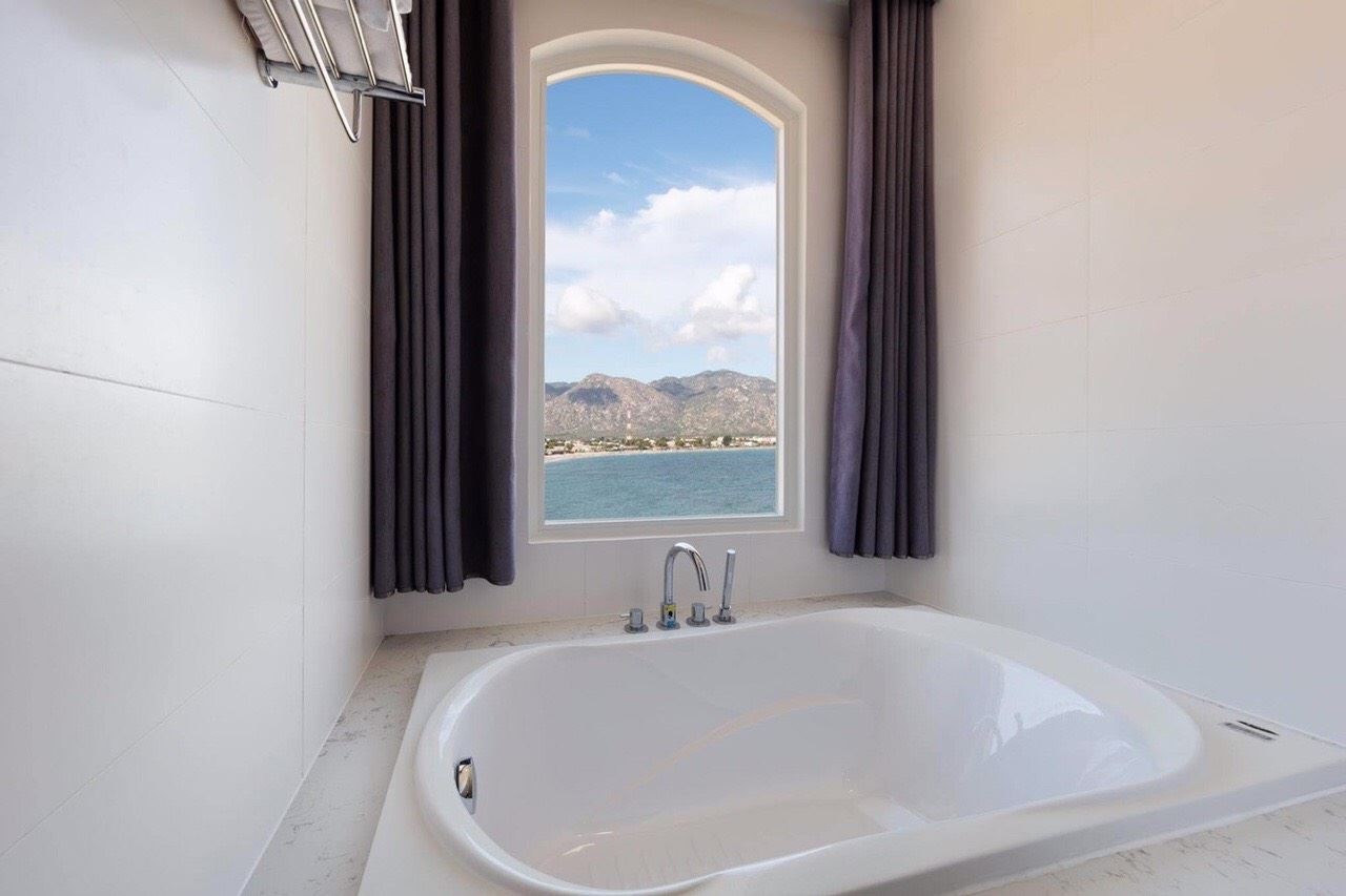 rooms-premier-room-with-balcony