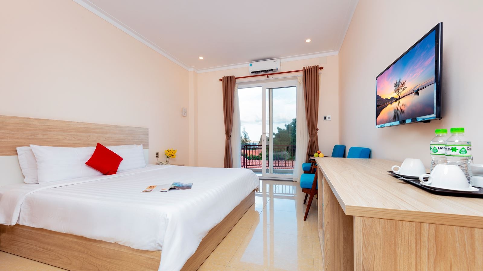 rooms-superior-room-with-balcony