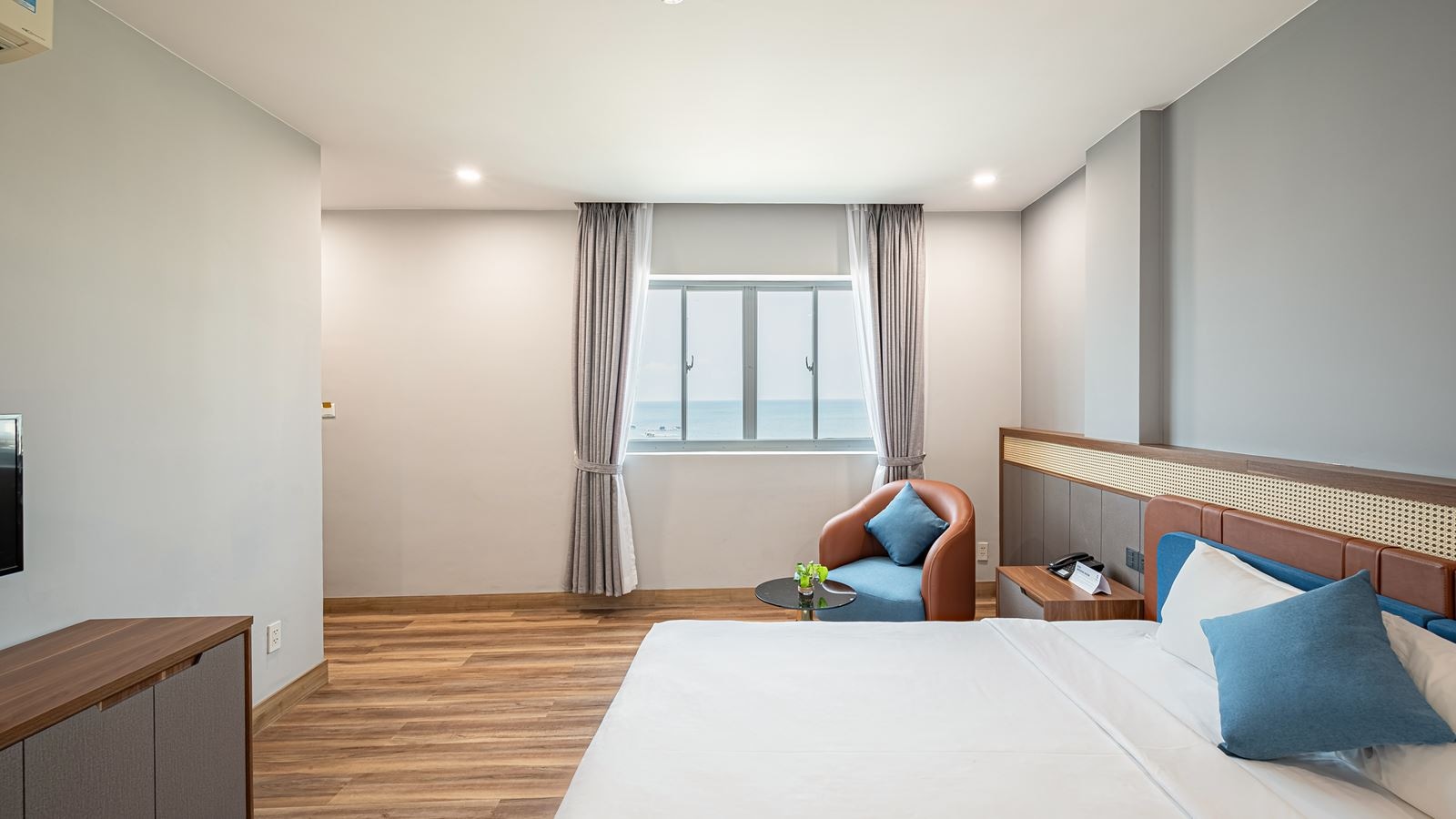 rooms-deluxe-ocean-view