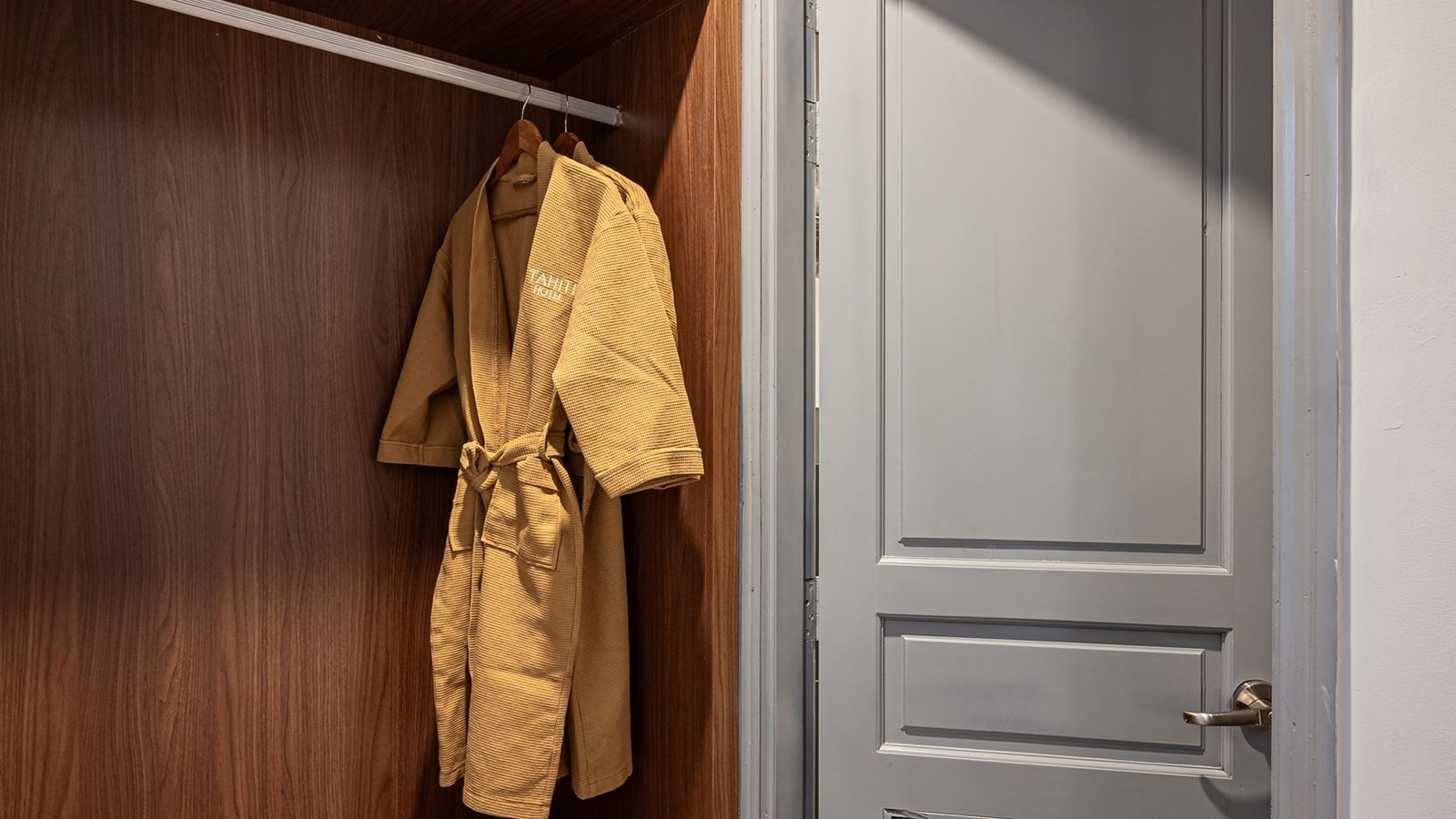 rooms-deluxe-ocean-view