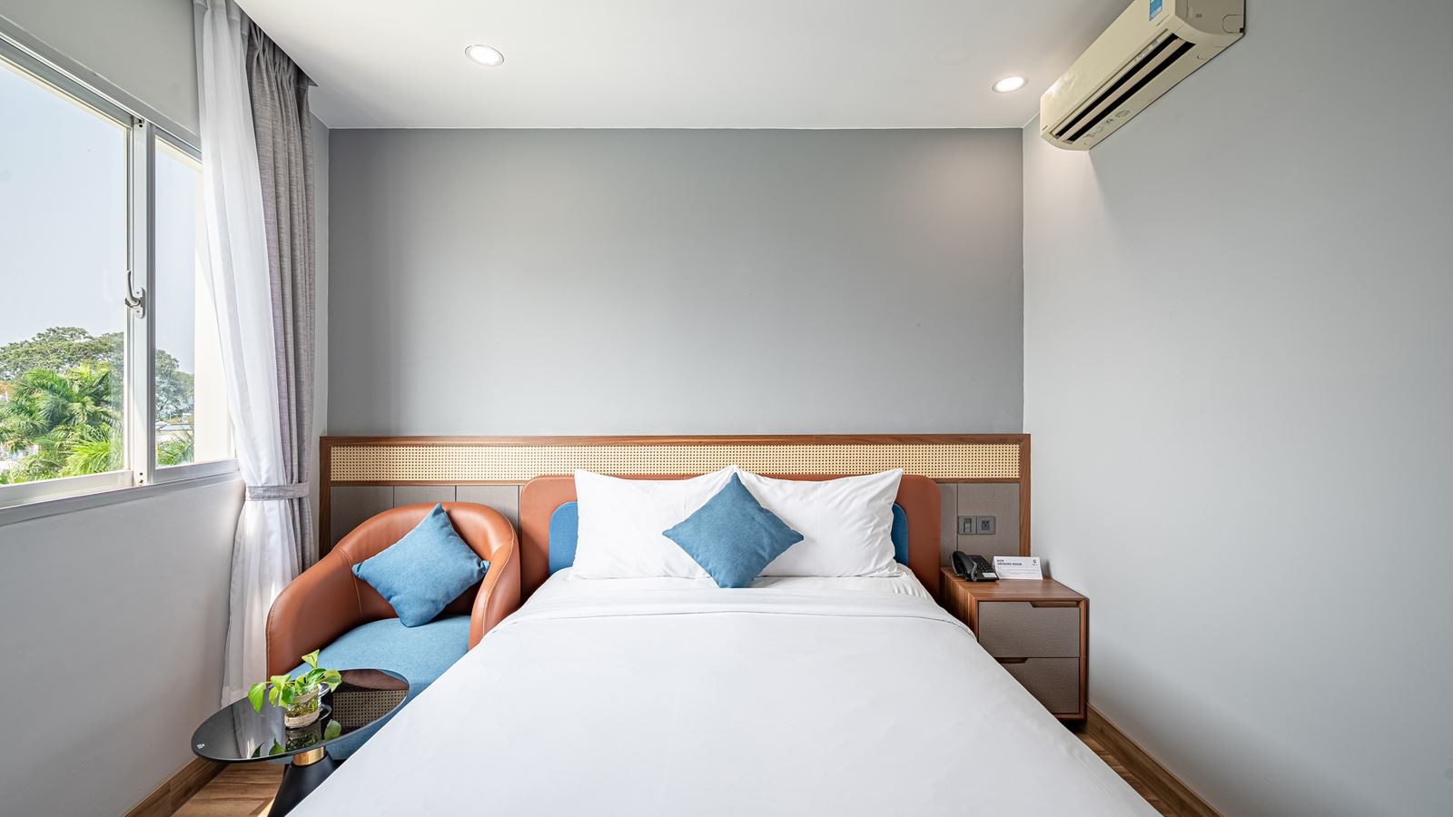 rooms-deluxe-city-view