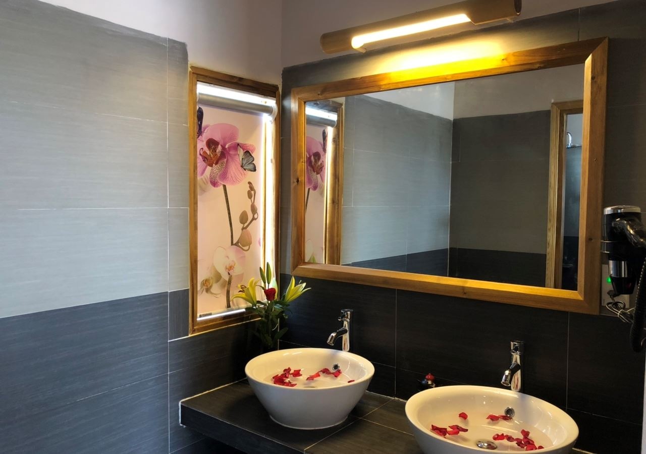 rooms-superior-triple-gardenview-with-balcony