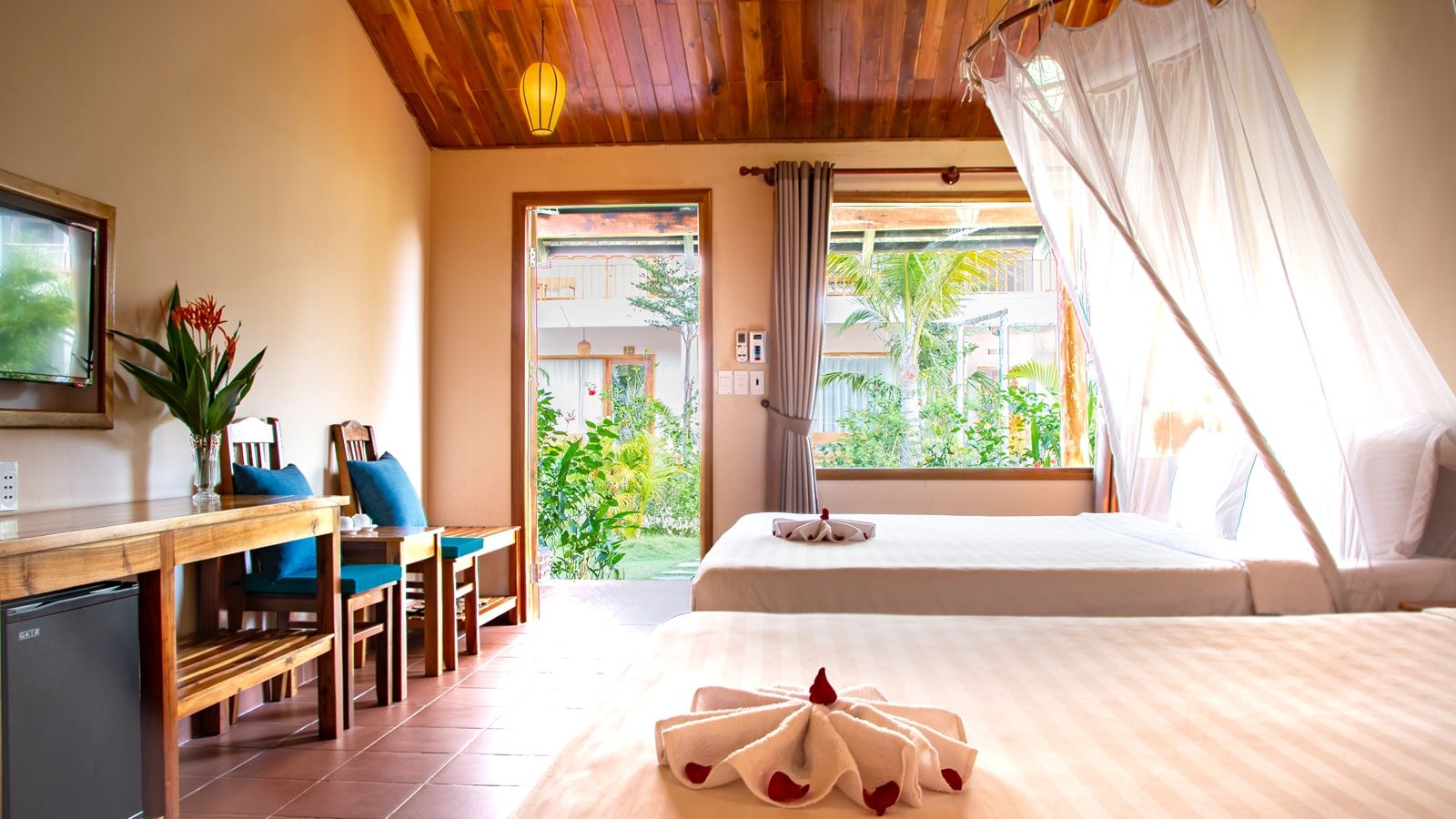 rooms-superior-bungalow-gardenview-with-balcony-child-without-extra-bed