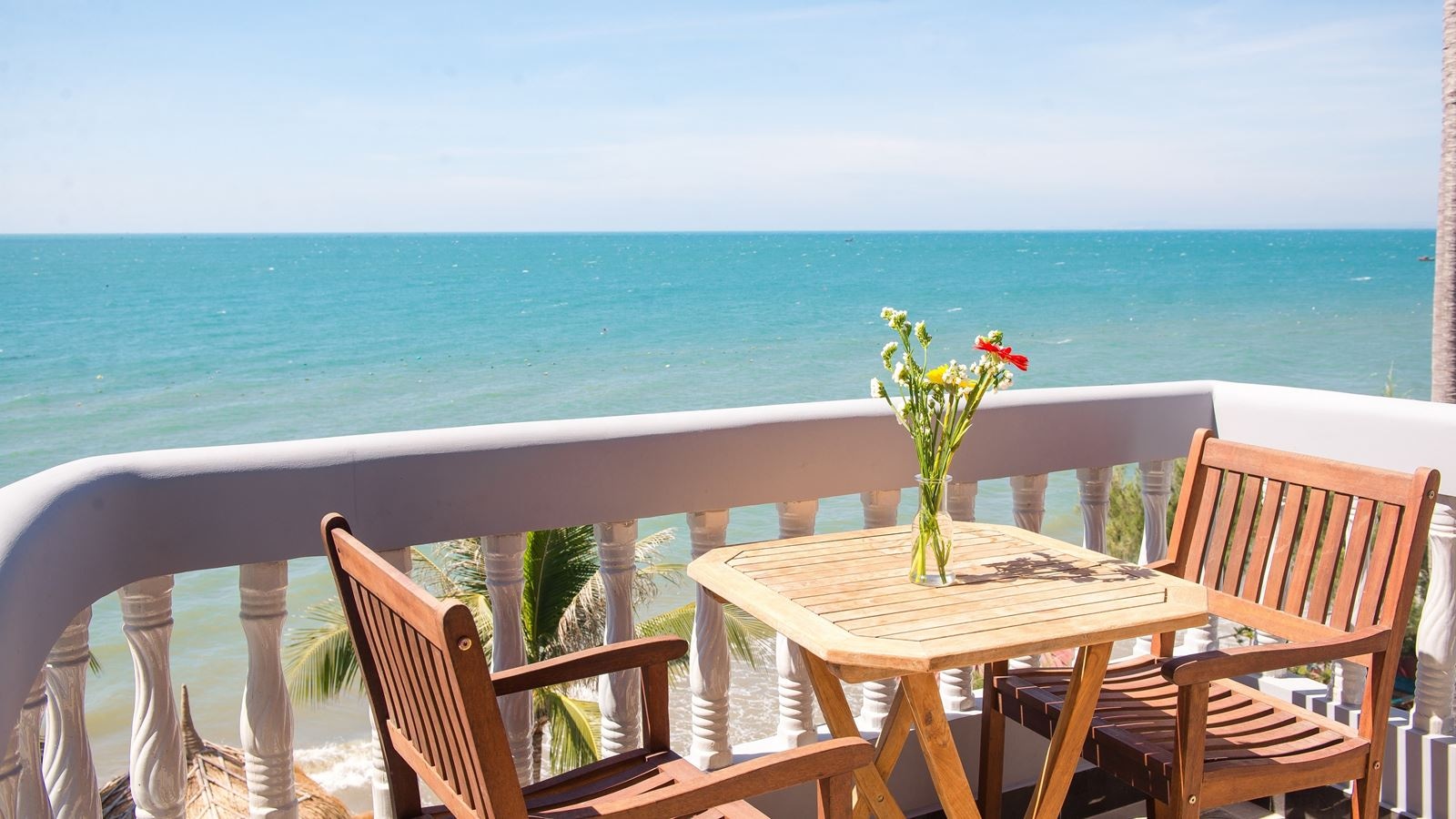 rooms-room-deluxe-seaview-with-balcony-child-without-extra-bed