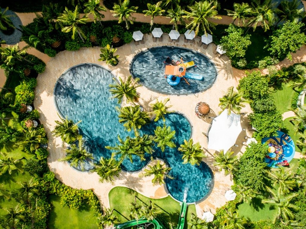 water-park-outdoor-pool