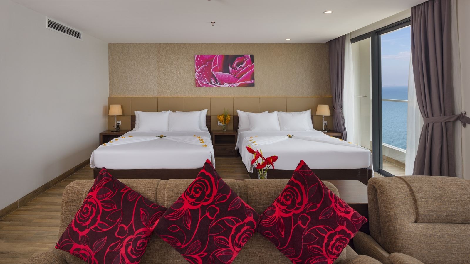 rooms-ocean-view-balcony-family-suite