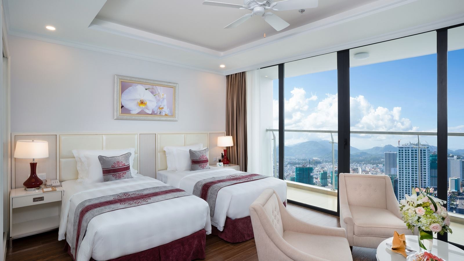 rooms-studio-city-view