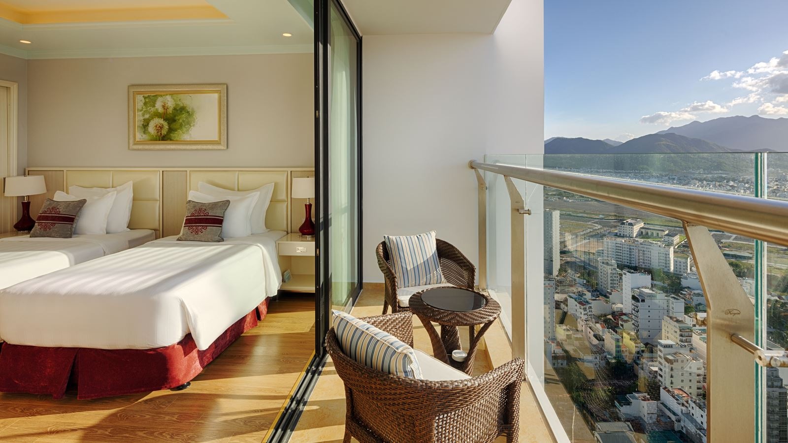 rooms-studio-city-view