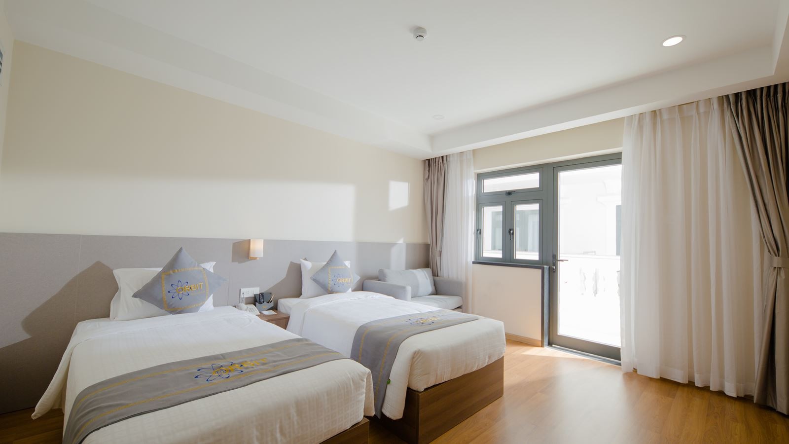 rooms-deluxe-room-with-city-view-child-without-extra-bed