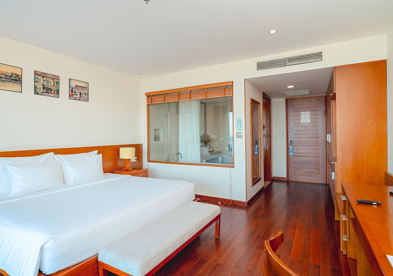 rooms-deluxe-ocean-with-bathtub