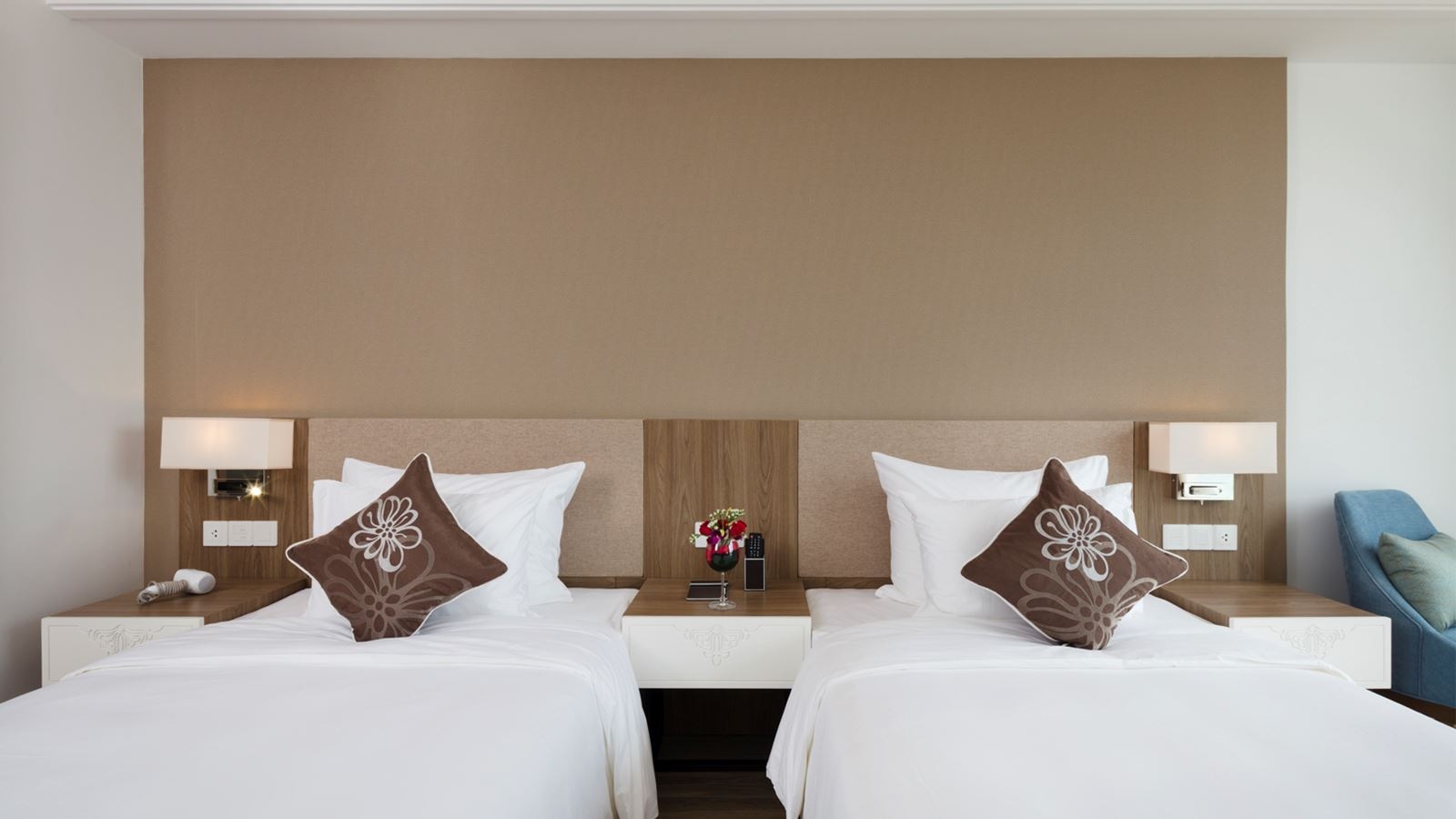 rooms-senior-deluxe-sea-view-child-without-extra-bed