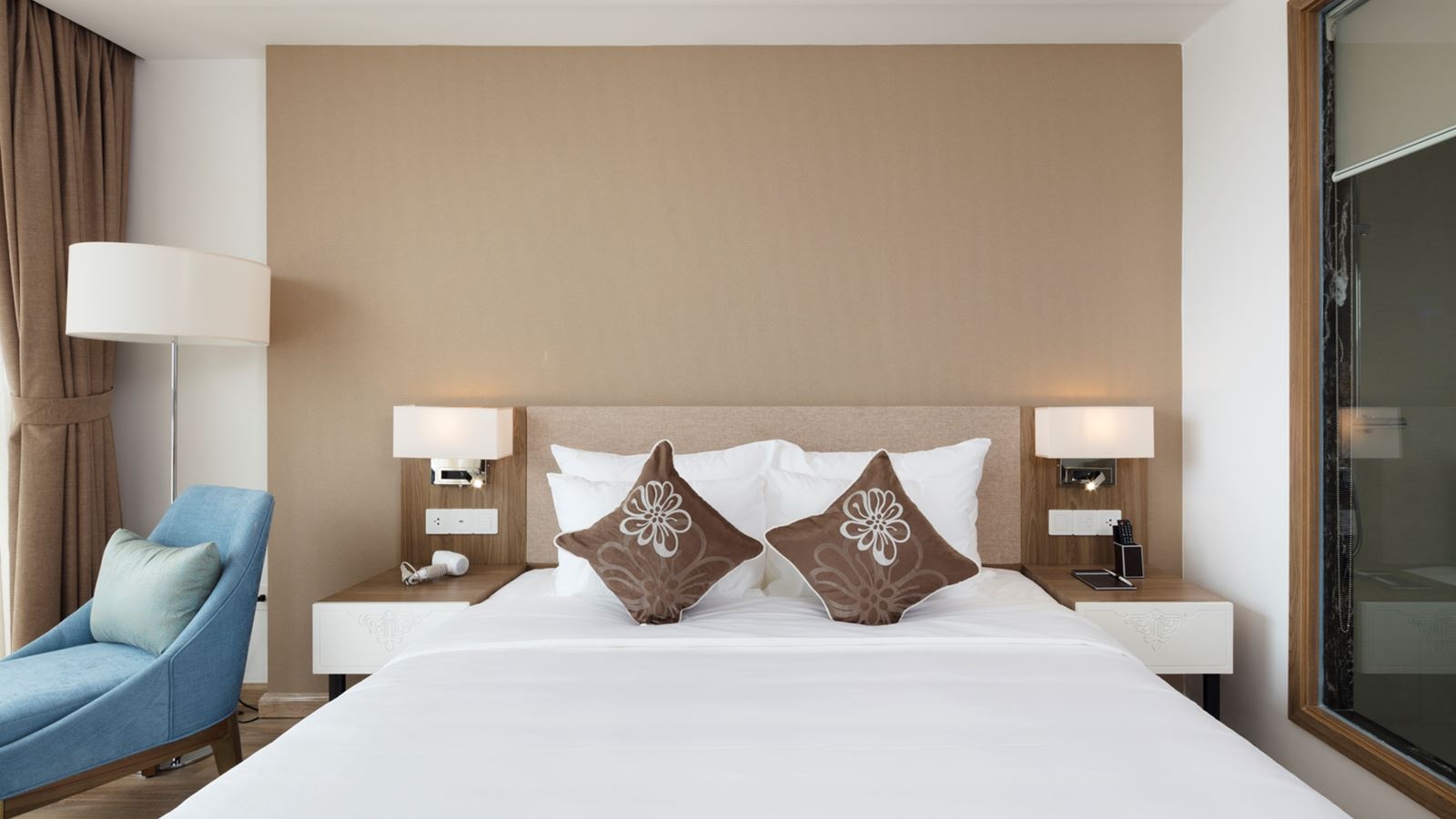 rooms-senior-deluxe-sea-view-child-without-extra-bed