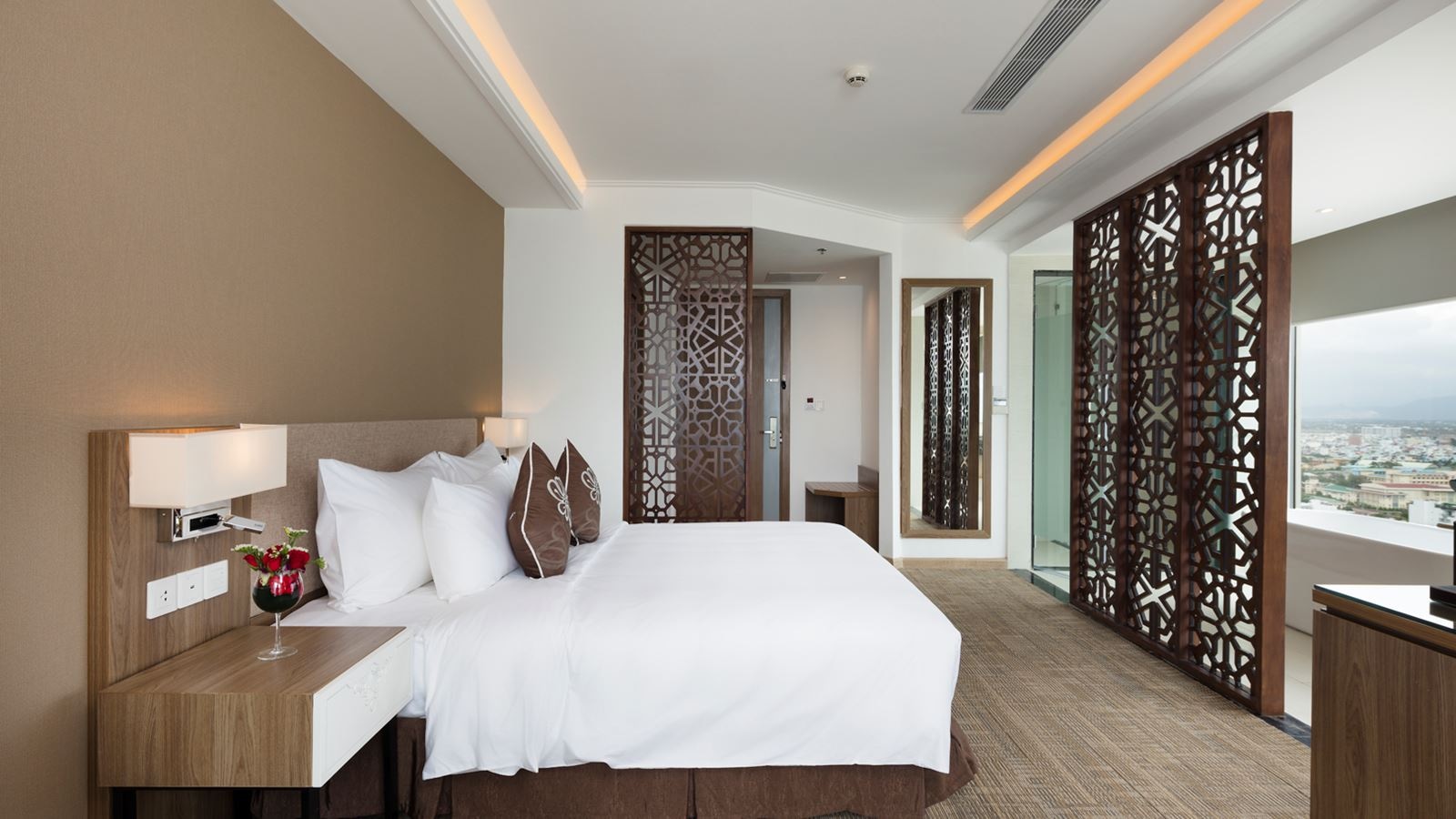 rooms-comodo-suite-ocean-view-with-balcony-child-without-extra-bed