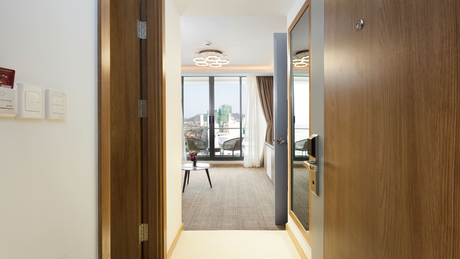 rooms-comodo-grand-suite-sea-view-with-balcony-child-without-extra-bed